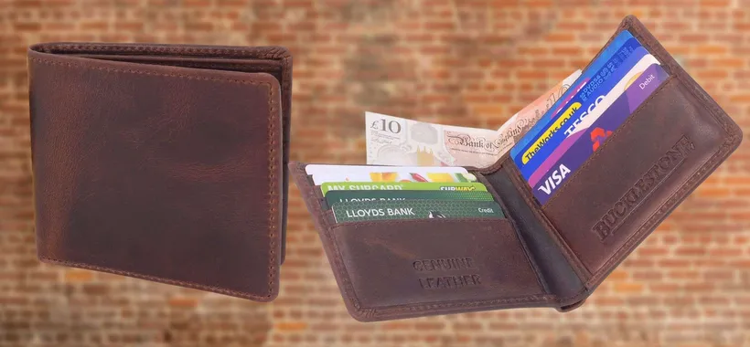 Questo NON è solo un magnifico portafogli: PROTEGGE carte e documenti (16€)