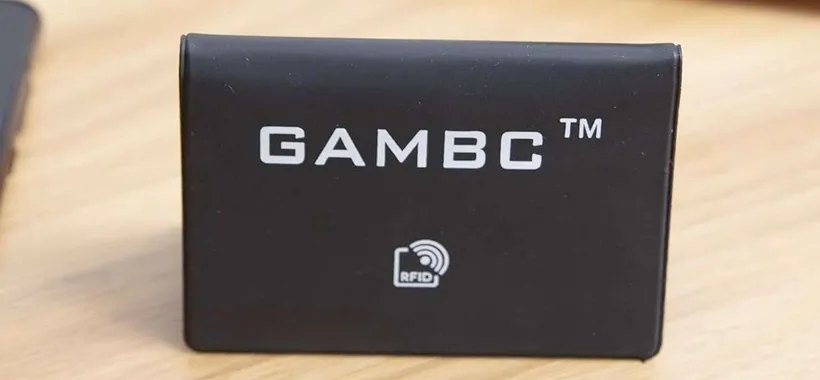 Carte e bancomat al sicuro con questo gadget che fa da antifurto (7,90€)
