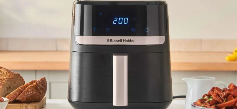 Solo 59,99 euro per questa friggitrice ad aria Russell Hobbs in offerta Amazon (-33%)
