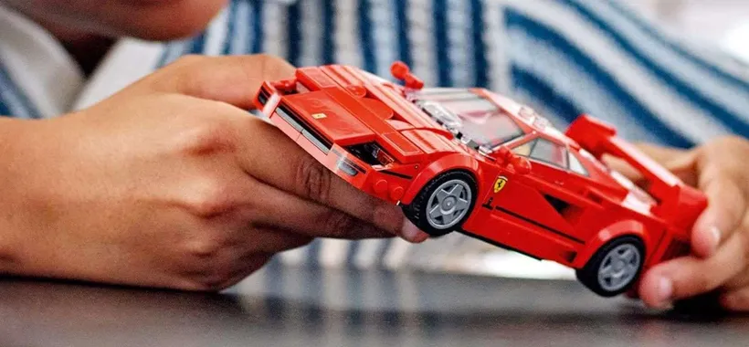 Il modellino della Ferrari F40 LEGO è in SCONTO su Amazon (-20%)
