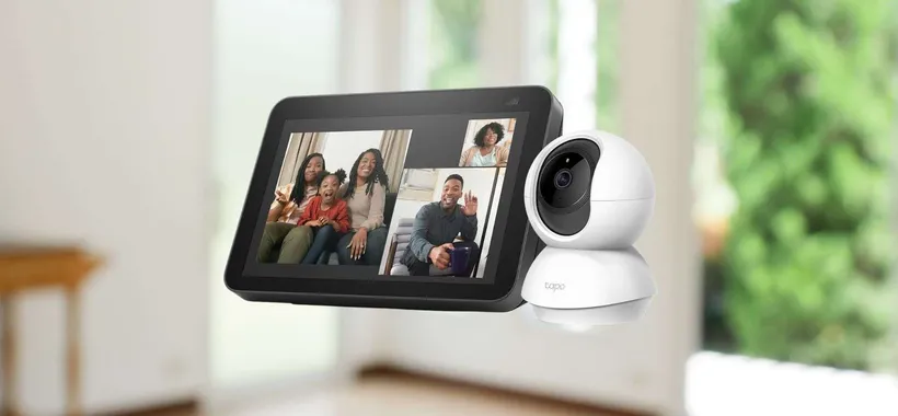 Echo Show 8 con Telecamera WiFi: il bundle domotico in offerta Amazon