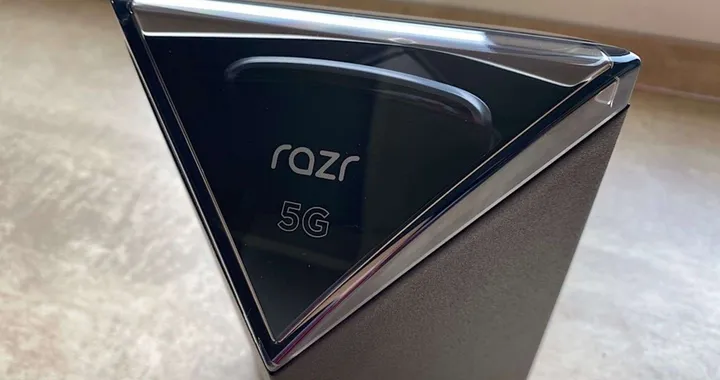 Razr 5G: Amazon apre le confezioni, per sicurezza