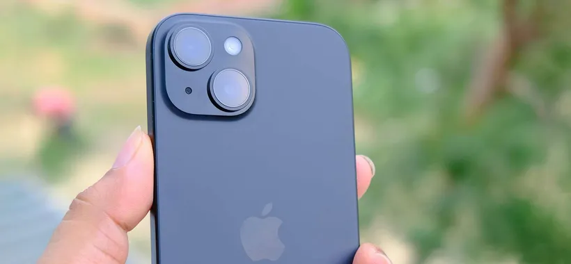 iPhone 15 a poco più di 500€ è l'affare del giorno: promo limitata solo su eBay