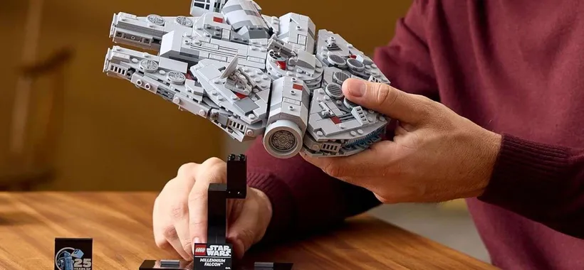 Il modellino LEGO del Millenium Falcon adesso costa POCHISSIMO su Amazon