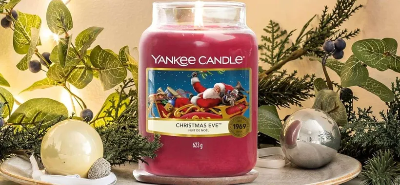 La candela natalizia di Yankee Candle in giara grande è in offertissima Amazon (-31%)