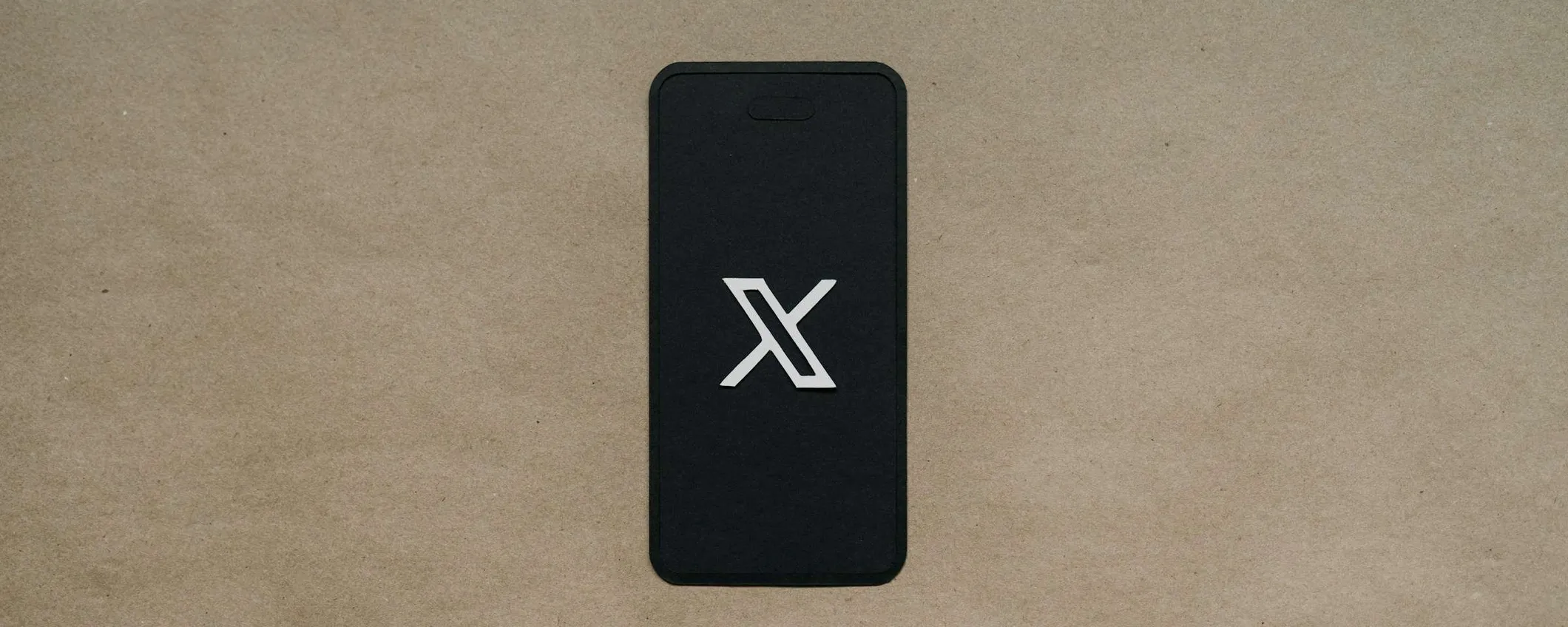 X lancia XChat su iPhone: la nuova app di messaggistica sfida WhatsApp con chat cifrate e chiamate video