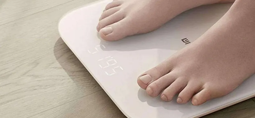 BOMBA Xiaomi: 14€ per la bilancia smart 13 in 1 (-70%)