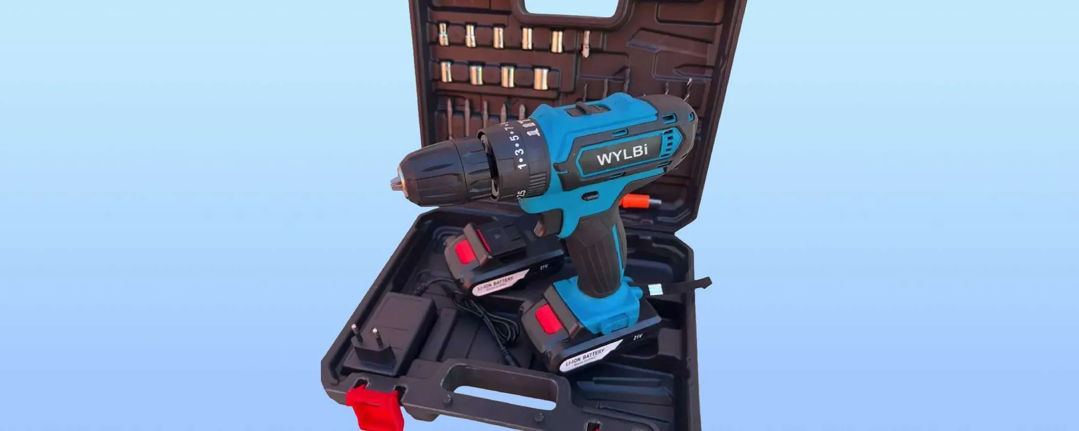 Trapano avvitatore a percussione con valigetta e accessori a prezzo ASSURDO (meno di 30€)