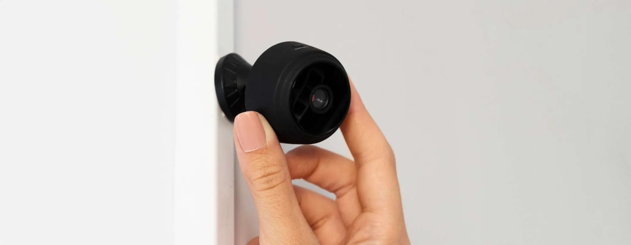 Come scoprire se hai una telecamera nascosta nella tua stanza