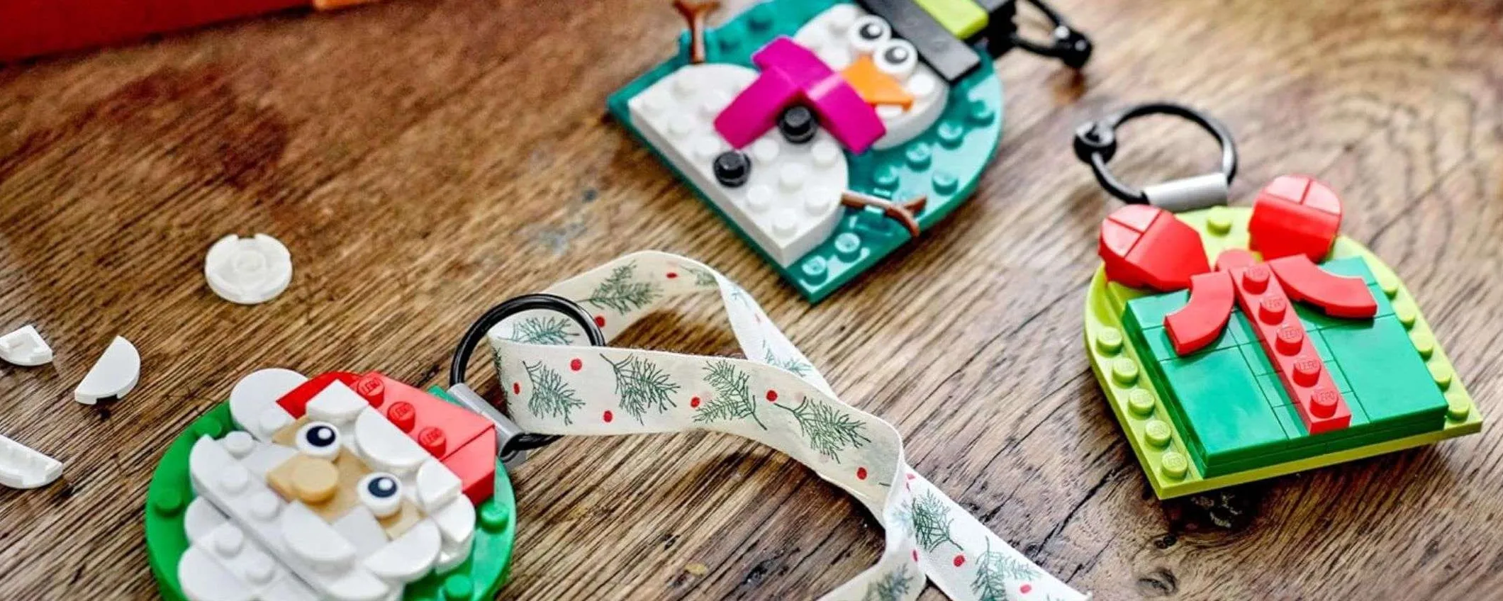 Decorazioni Natalizie LEGO in offerta a meno di 10€: gli addobbi per l'albero più originali