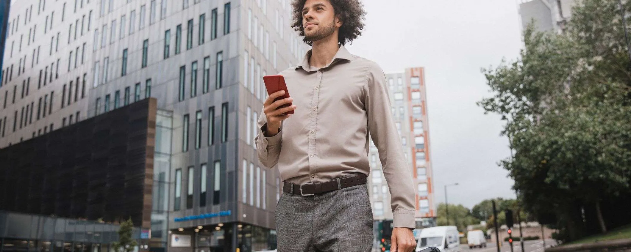 Con Holafly puoi avere una eSIM con giga illimitati in tutto il mondo