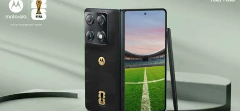 Motorola razr fold arriva in Italia: prezzi, offerte e limited FIFA