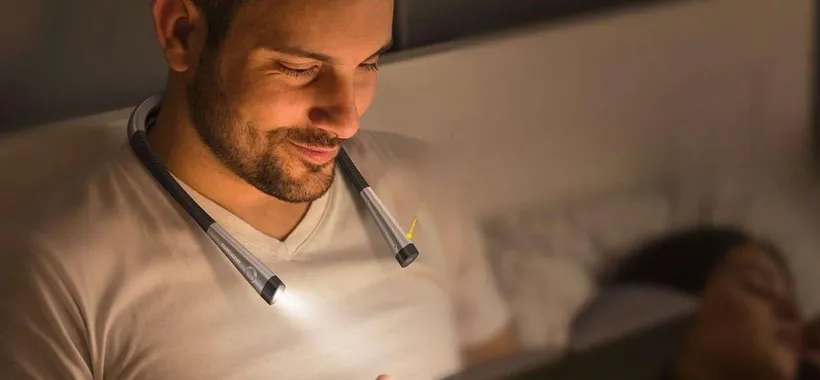 La GENIALE e comodissima lampada da lettura in offerta ad un super prezzo
