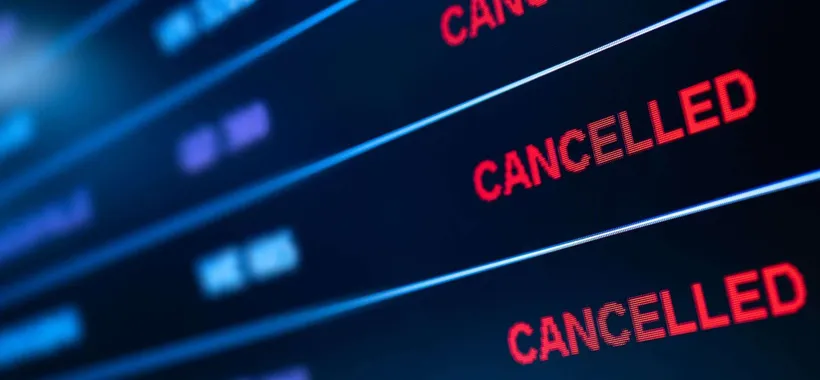 CAOS INTERNET, check-in di Ryanair bloccato, problemi per aerei, banche e media: cosa succede?