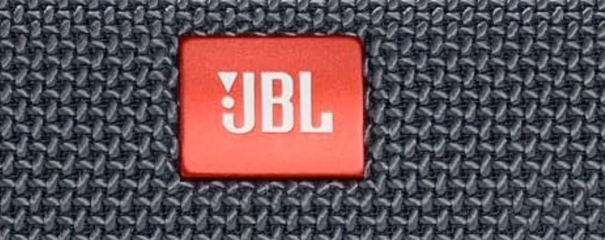 JBL da 9,90€ su Amazon: queste PROMO a tempo sono TRAVOLGENTI