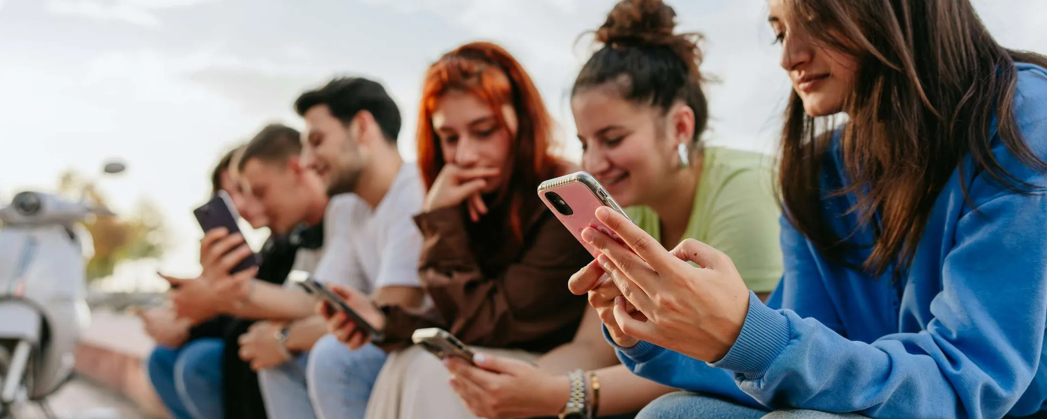 WhatsApp su iPhone ora supporta più account
