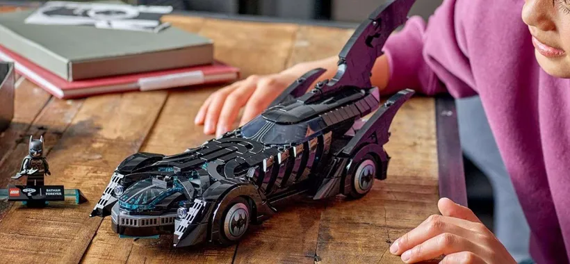 La LEGO Batmobile è in sconto primaverile su Amazon: un incredibile set da collezione