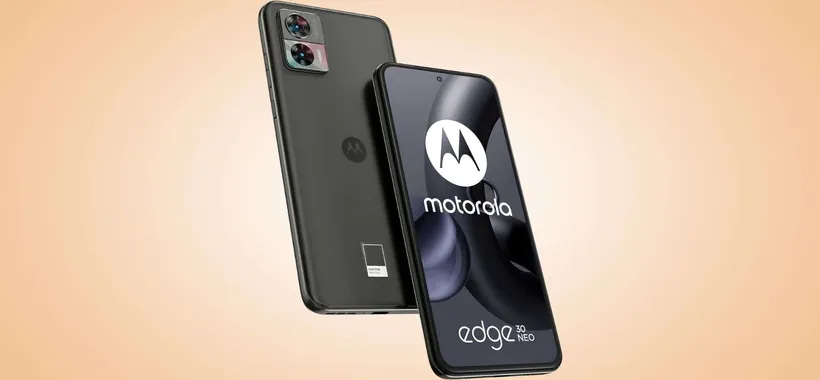 Solo 182€ su Amazon (-39%) su questo Motorola con display pOLED FHD