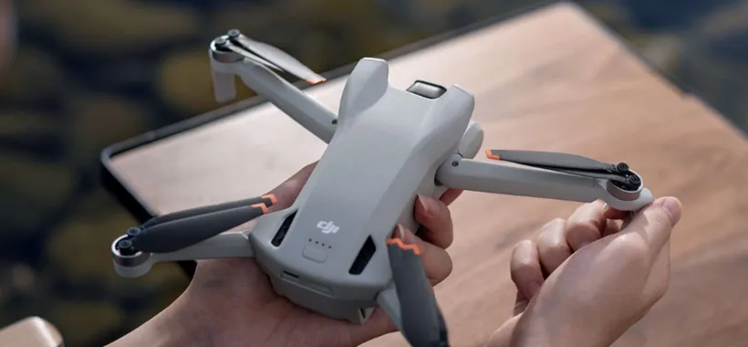 DJI Mini 3 (RC) in super offerta a 499,90€ per i Natalissimi Unieuro