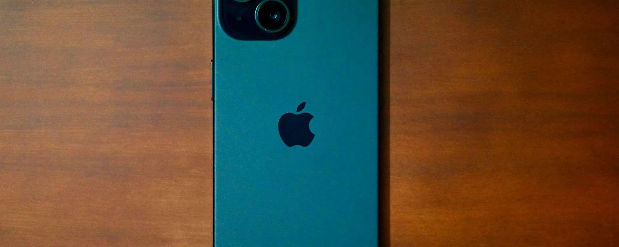 Il tuo iPhone può caricare altri dispositivi: 5 gadget che non sapevi di poter alimentare