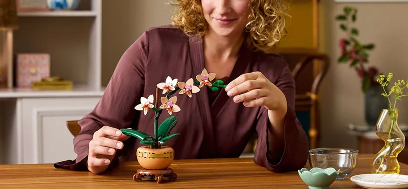La mini orchidea LEGO in sconto a 22€: è il fiore che non muore mai
