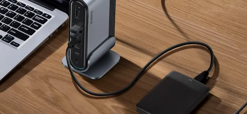 Docking Station 17-in-1 in offerta su Amazon: supporta fino a tre monitor da 4K
