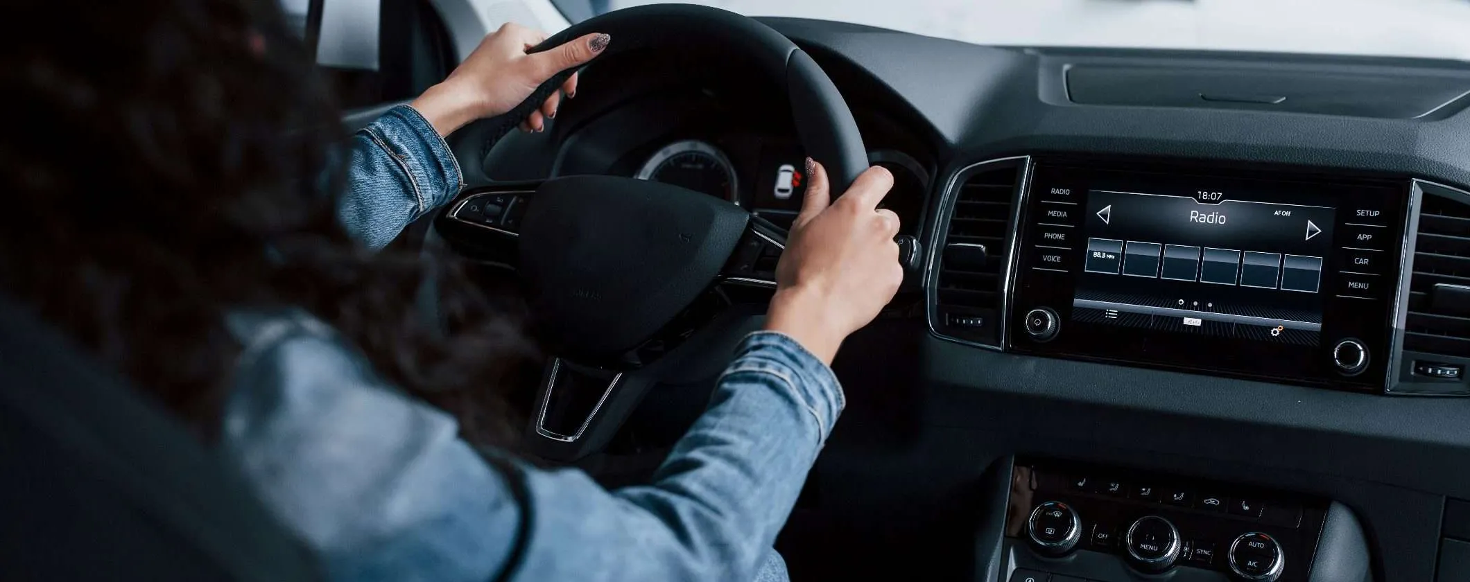 Molti italiani potrebbero trovarsi senza poter più ascoltare la radio in auto