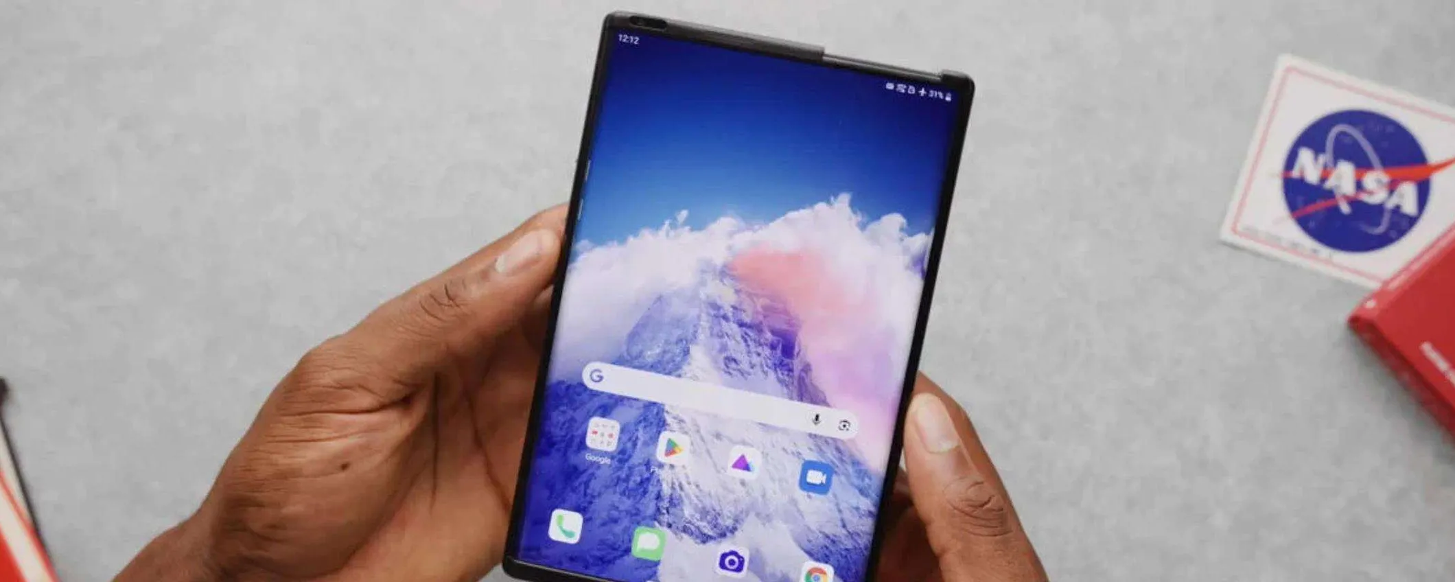 LG fa rimpiangere lo smartphone arrotolabile: pura fantascienza