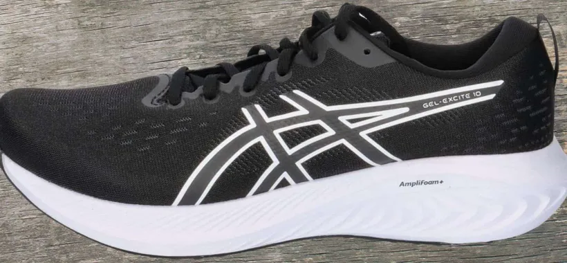 Scarpe Asics a METÀ PREZZO su Amazon: bastano 45€