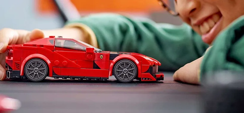 Set LEGO Ferrari 812 Competizione in offerta: costruisci un'auto da sogno