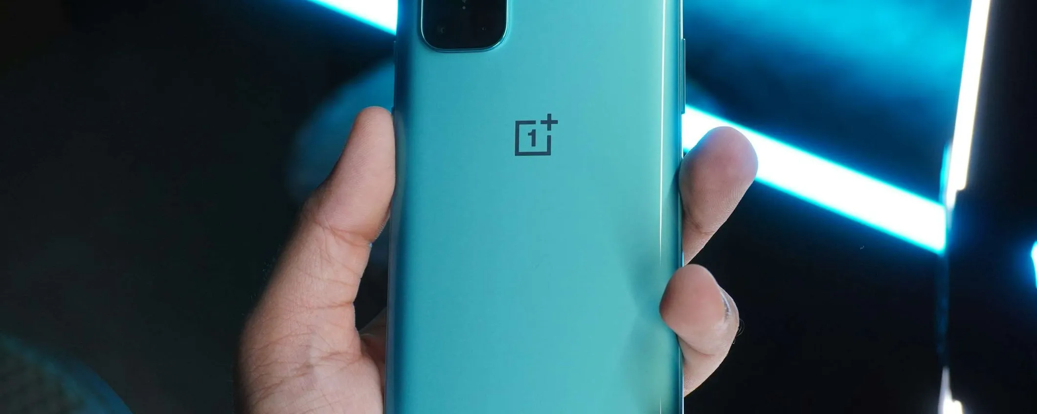 OnePlus accelera con OxygenOS 16.1: più fluidità, IA offline e nuove funzioni smart