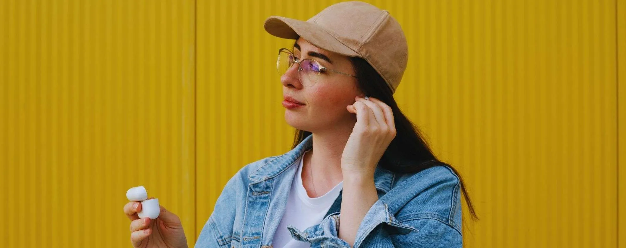 Tutta un'altra musica con gli Apple AirPods in offerta su eBay