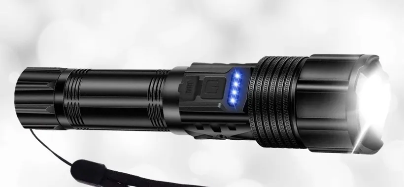 Potentissima torcia ricaricabile 10000 lumen a 9€: possibile ERRORE Amazon