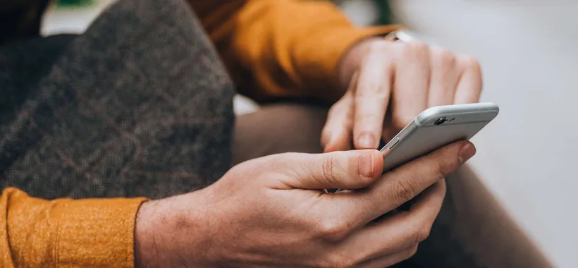 Meta sfida i contenuti AI slop: in arrivo un'etichetta che li identifica