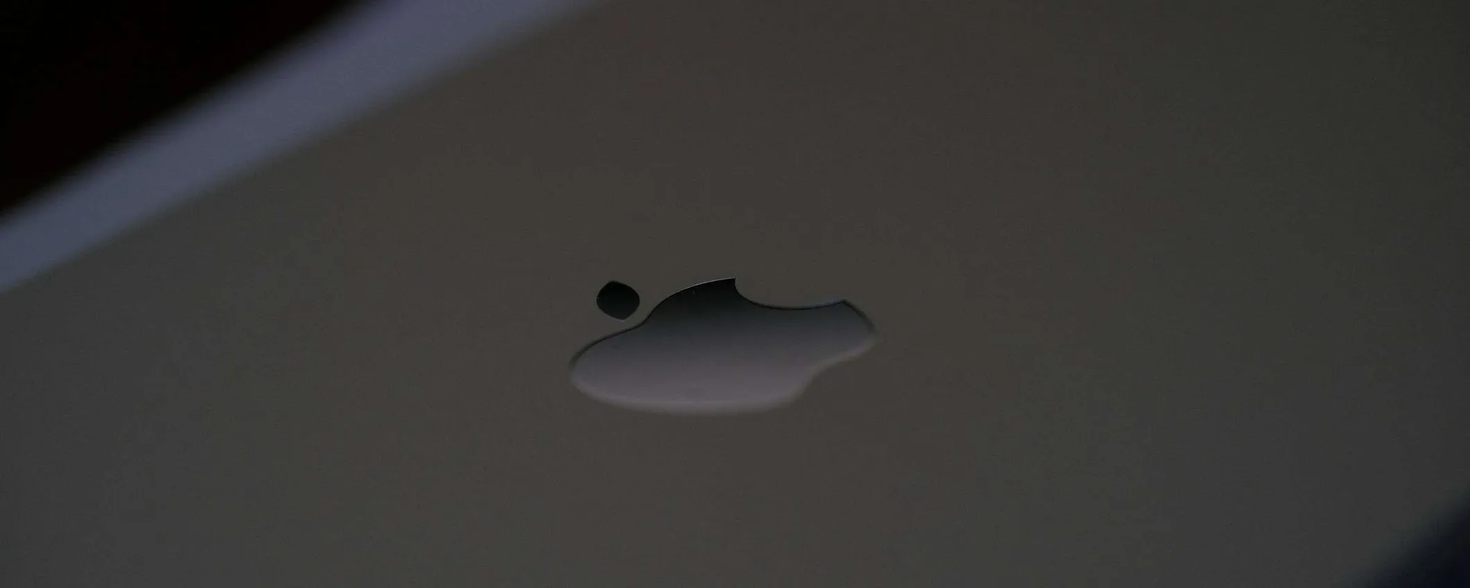 iPhone Ultra e MacBook Ultra: un nuovo rumor rafforza la strategia premium di Apple