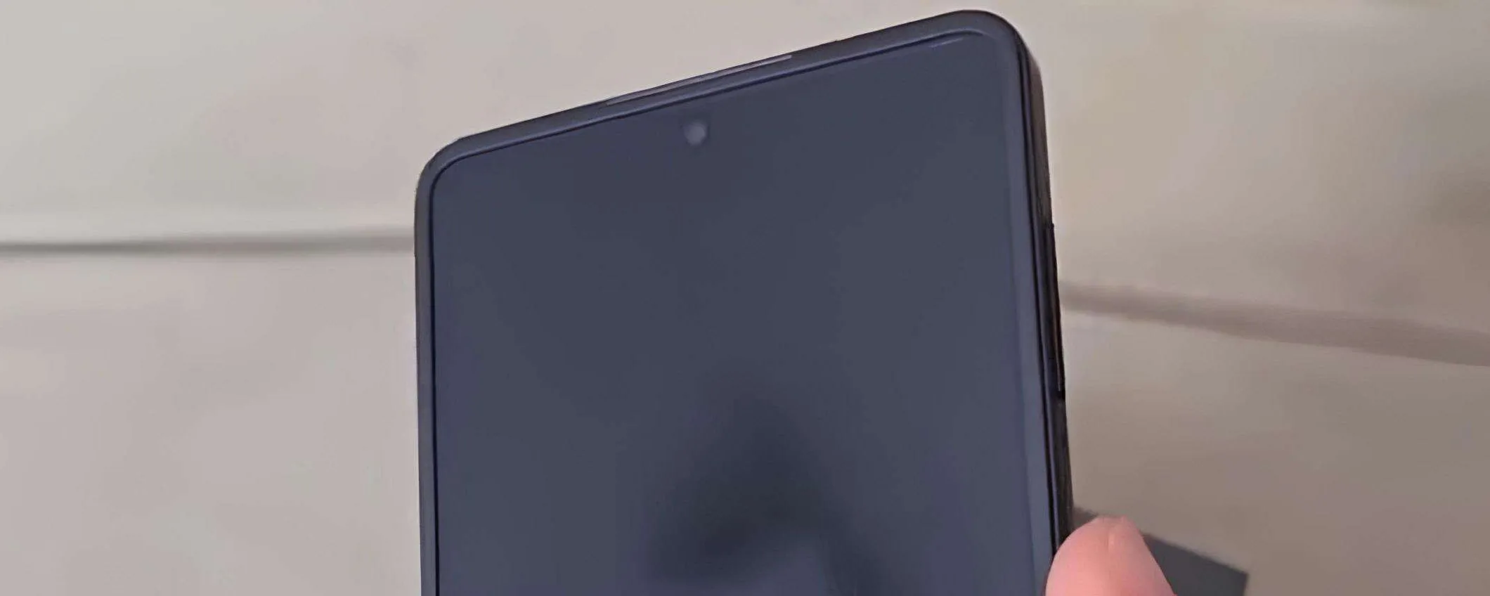 Samsung Galaxy Z Flip 7: la piega del display è invisibile nel nuovo video