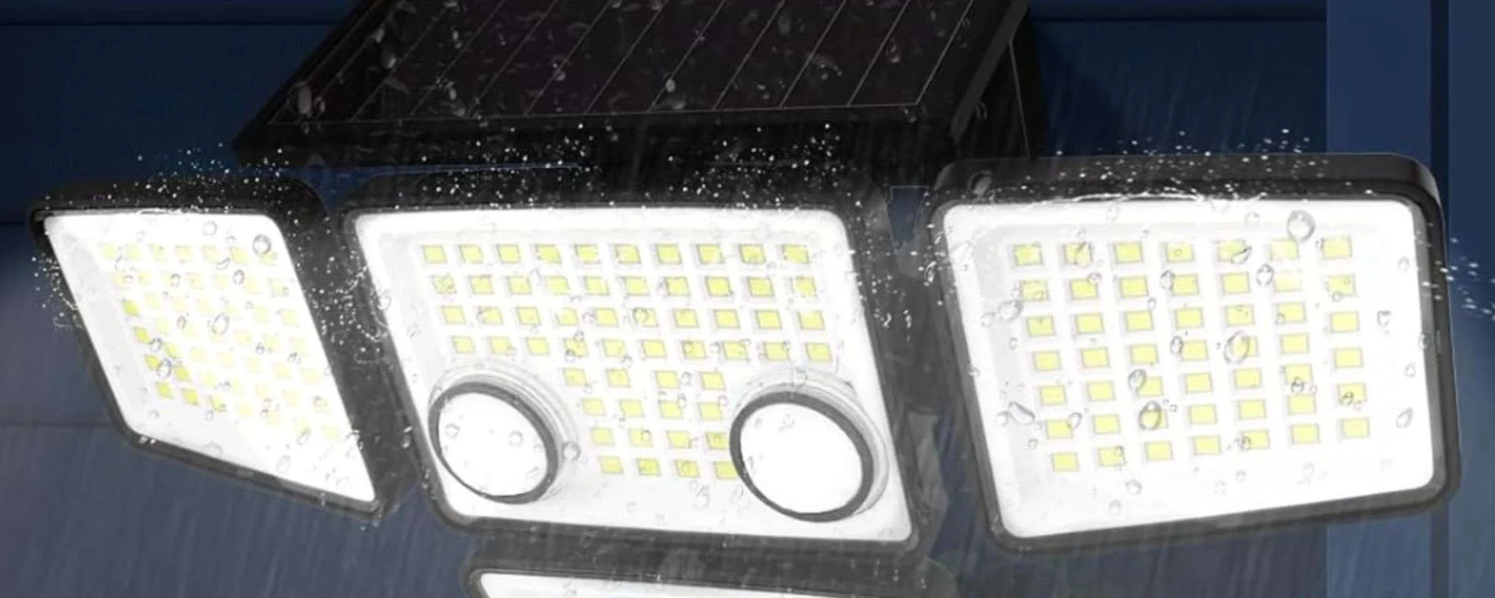 Faro solare 1200 lumen con 4 teste orientabili a 17€: POTENTISSIMO (Amazon)