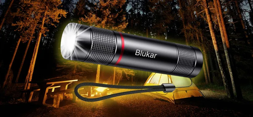 Campeggio? Non ci andare senza una torcia LED ricaricabile (11€)
