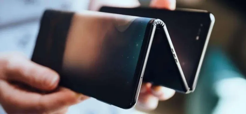 Huawei Mate XT: spunta una foto dal vivo del nuovo trifold