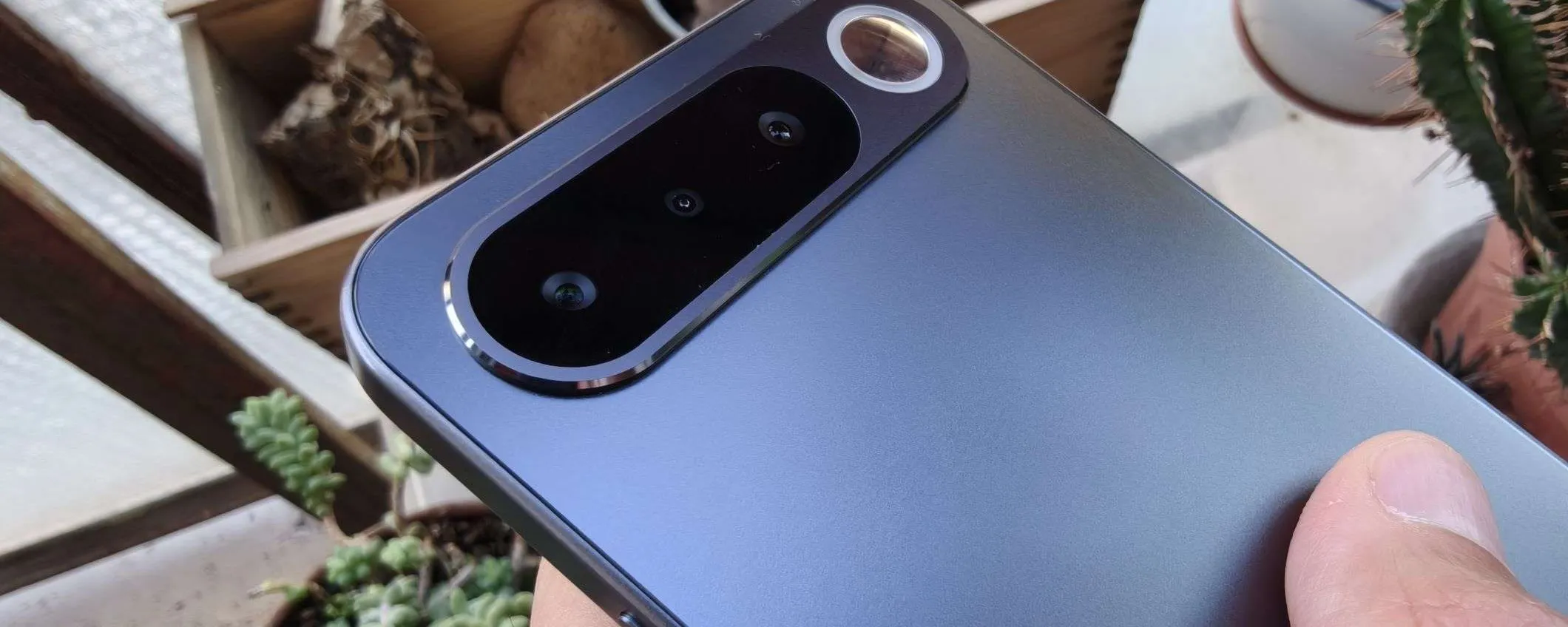 realme 16 5G: è leggerissimo e geniale per i selfie (con qualche compromesso) | Recensione