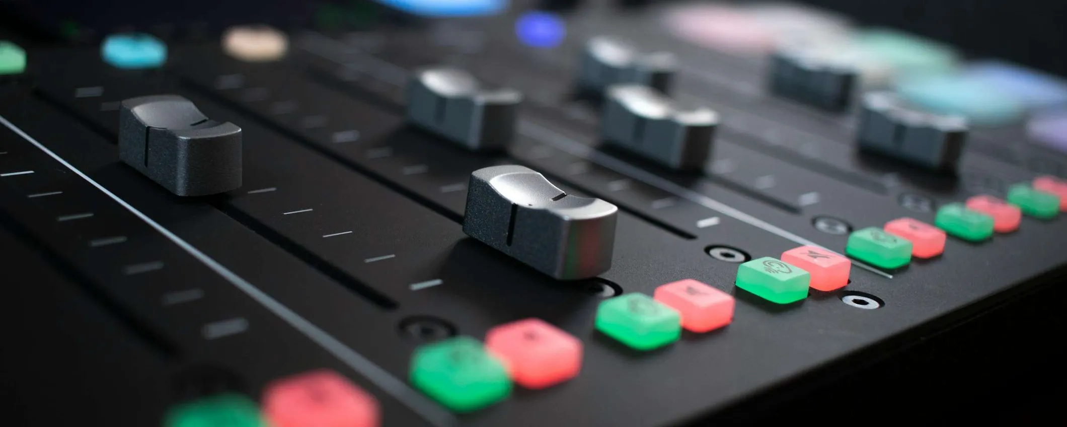 Spotify sfida Google: in arrivo Studio per podcast AI automatici