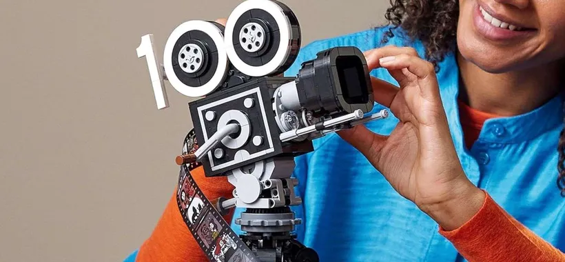 La bellissima cinepresa Disney LEGO è in DOPPIA OFFERTA su Amazon