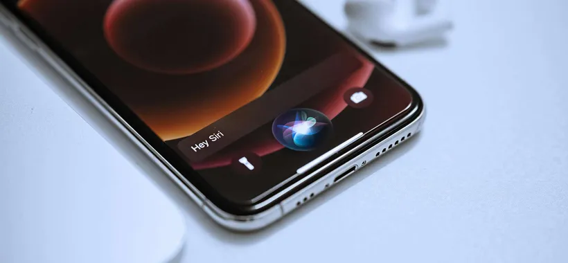 iOS 27, Siri cambia volto: arriva l’app dedicata e l’interfaccia stile ChatGPT
