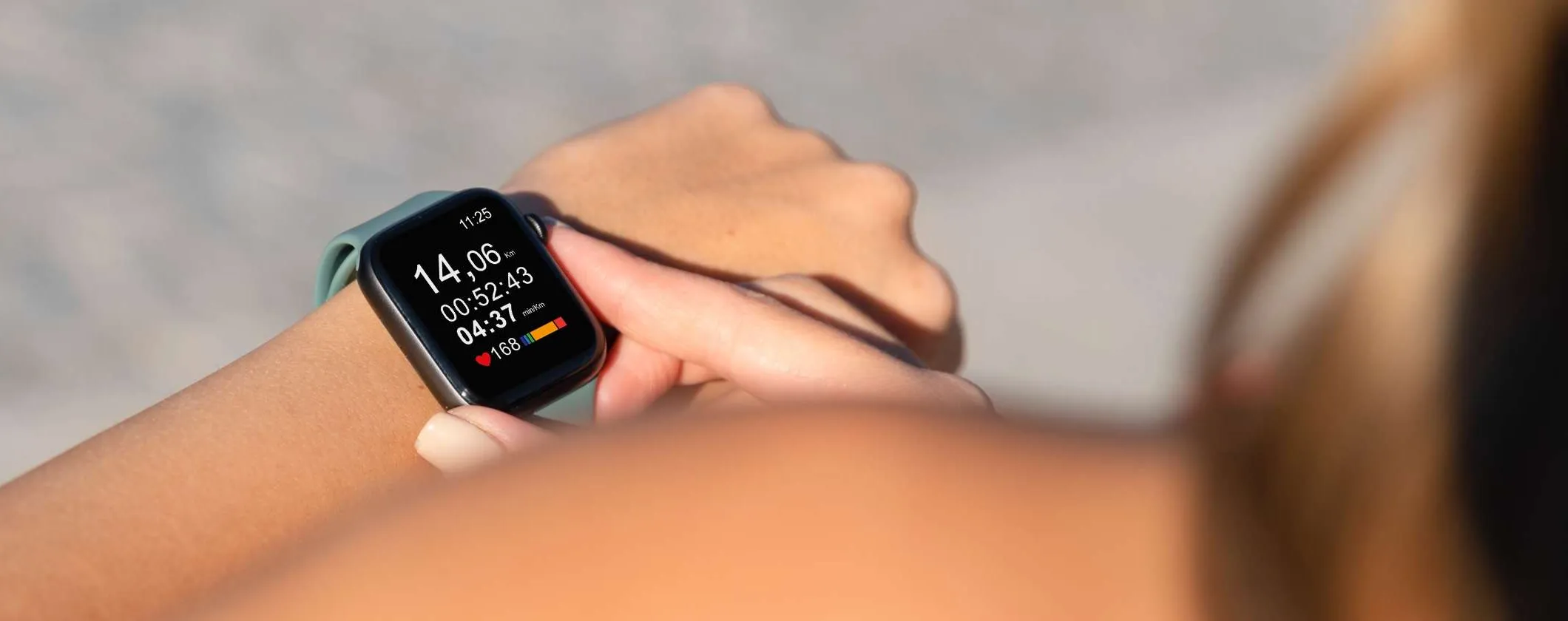 Amazon SBRICIOLA il prezzo di Apple Watch SE 2: pochissimi pezzi a soli 239€