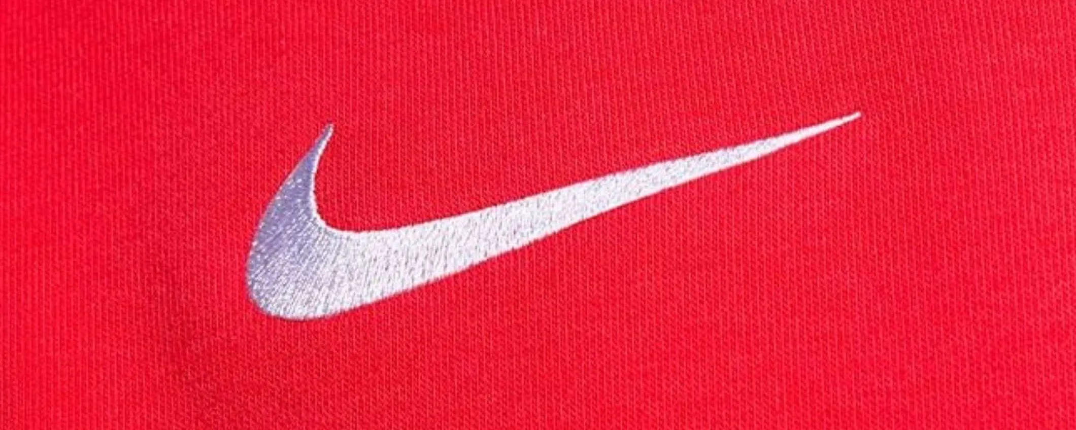 Nike SVUOTA LOCALI di marzo su Amazon: occasioni frizzanti da 11,99€