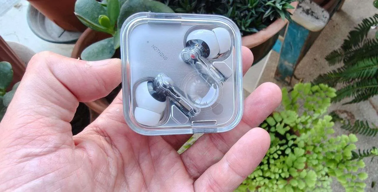 Nothing Ear (3): il Super Mic nel case è la killer feature (recensione)