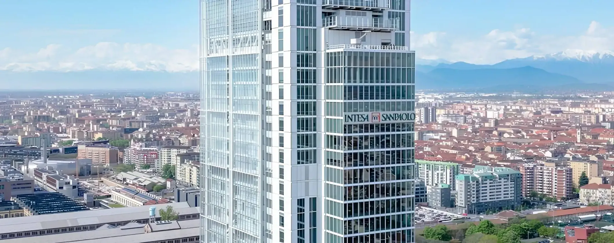 Clienti Intesa Sanpaolo di nuovo sotto attacco: attenzione a SMS falsi e mail fraudolente