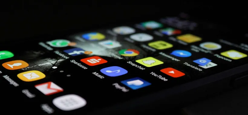 Samsung One UI 7 prossima al lancio: ma le icone non assomigliano troppo a iOS?