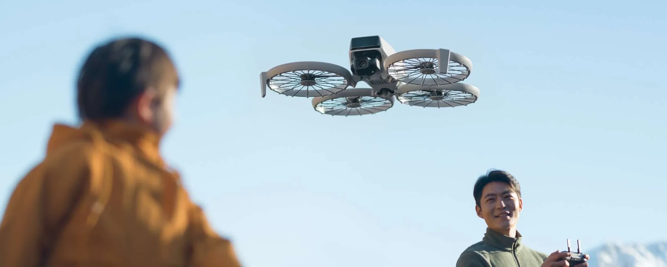 DJI Flip combo, quasi 200€ di sconto per il drone 4K con radiocomando e display