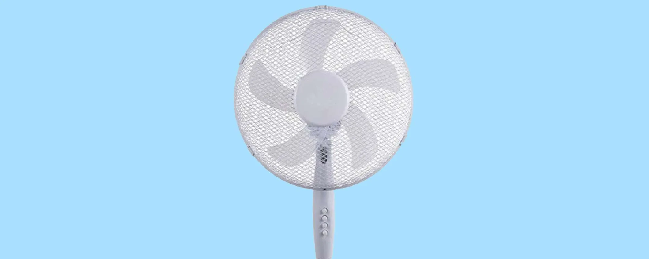 Battere il caldo risparmiando: ventilatore a piantana con 5 pale in doppio sconto